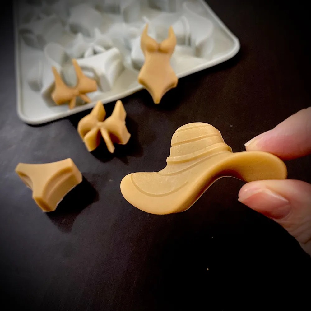 Een strandbikini-vorm met zome - Soap Making Gloves recensie en prijs